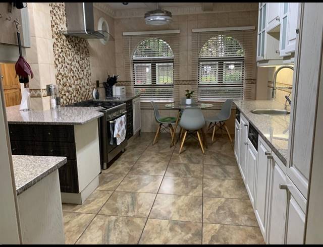 6 BEDROOM HOUSE FOR SALE IN VANDERBIJLPARK SE 2